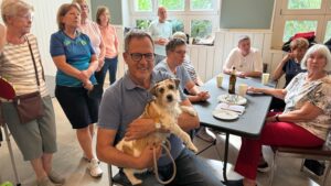 Gast mit Hund
